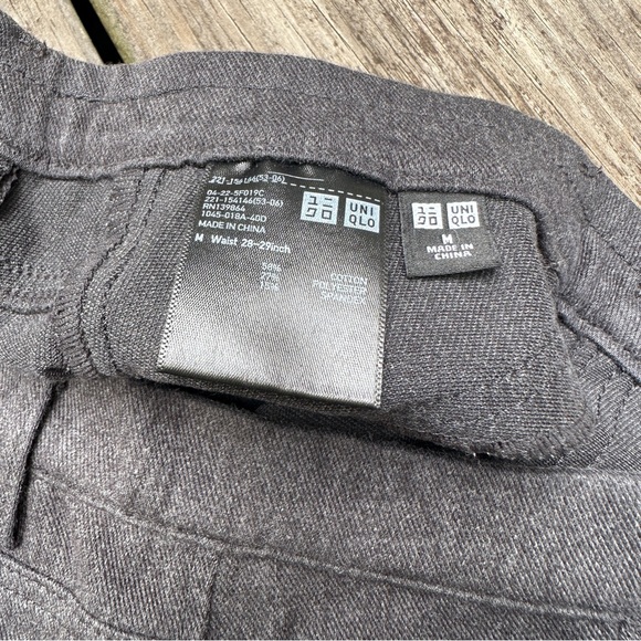 Uniqlo Pull on Grey Legging Pants - Picture 3 of 3